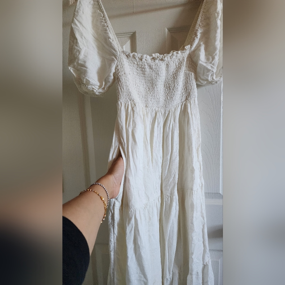 Abercrombie and Fitch White Puff Sleeve Tiered Maxi Dress - Picture 4 of 6